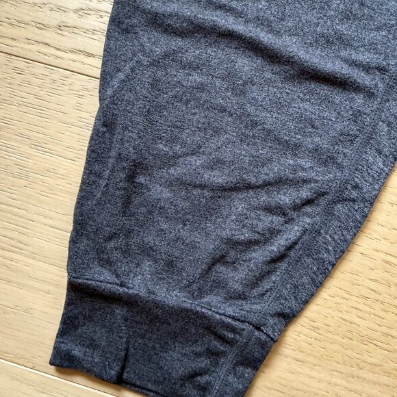 Vuori DreamKnit™ Performance Joggers Small, Charcoal Heather - Picture 3 of 4